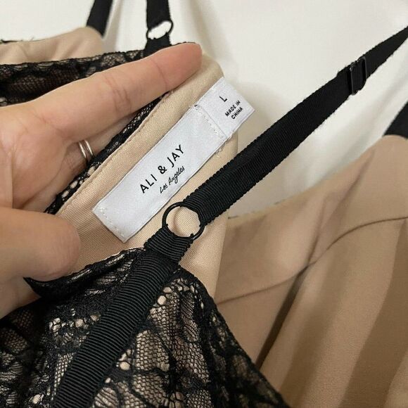 Ali & Jay Desert At Dusk Dress Lace Overlay Lined Large Black Bodycon Mini - Picture 9 of 9